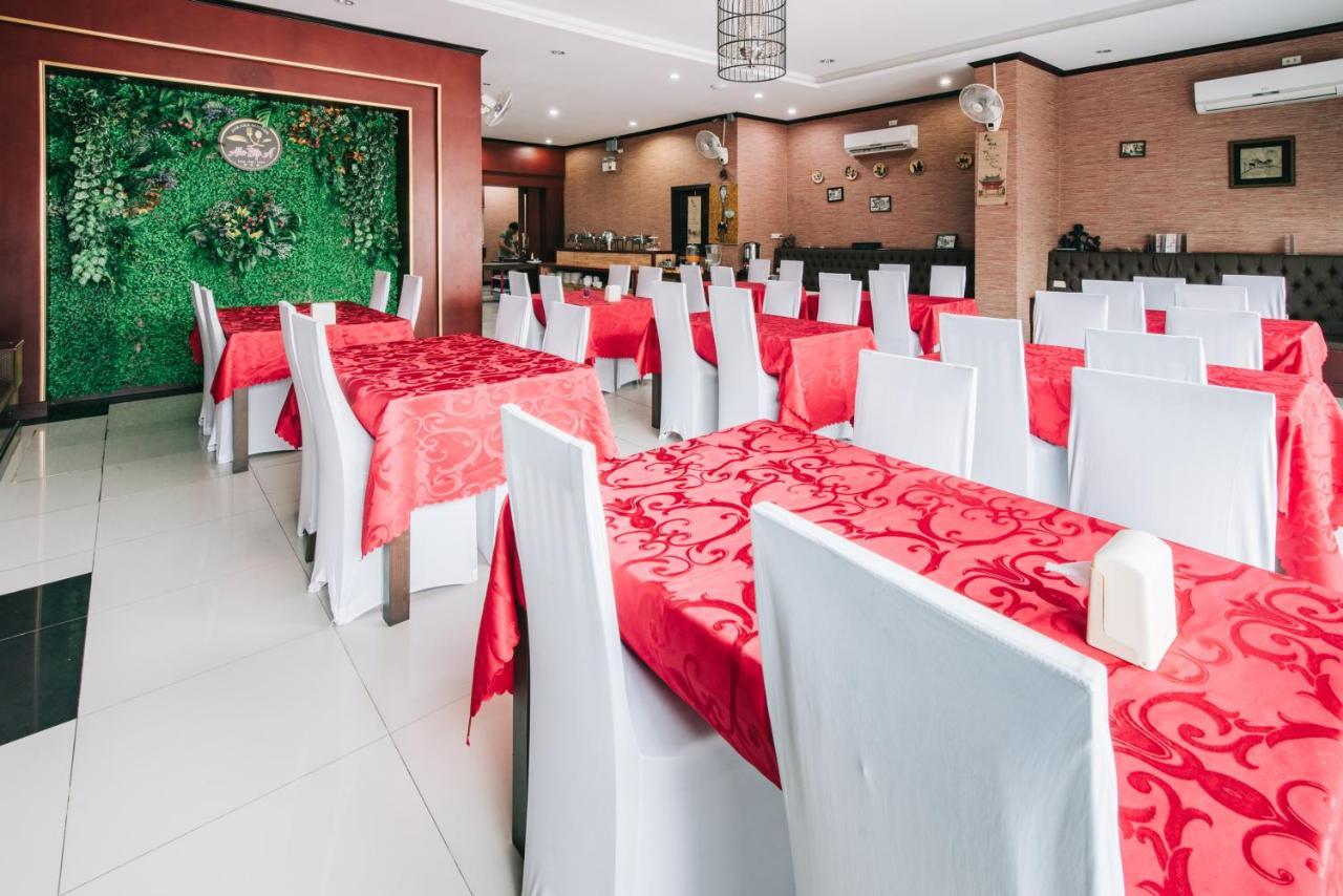 V Hotel فيينتيان المظهر الخارجي الصورة