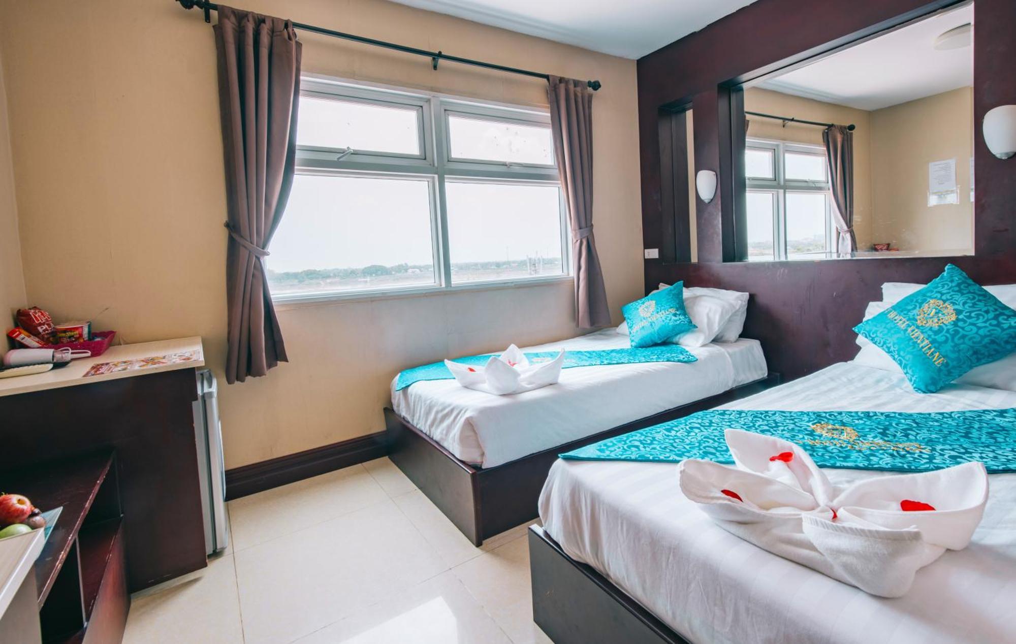 V Hotel فيينتيان المظهر الخارجي الصورة
